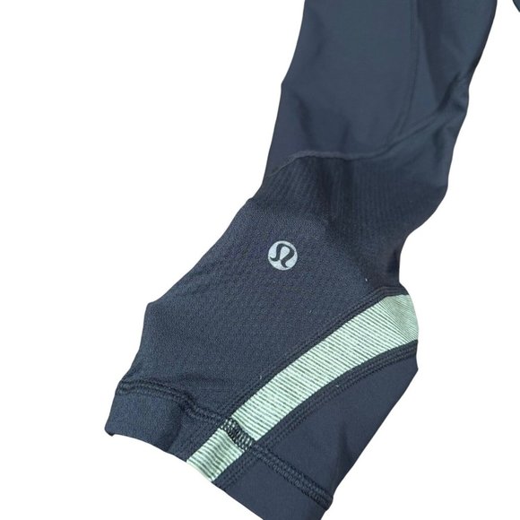 Lululemon Women's Sz 4 Cropped 22'' Leggings Gray / Green w Back Zip Pocket - Picture 3 of 8